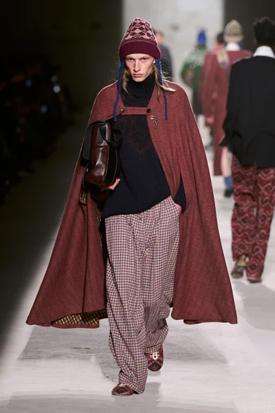 Look 60
